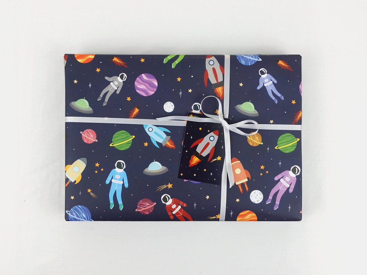 Space wrapping paper | Children's astronauts spaceman | Eco friendly gift wrap | Premium sheets + Tags | Zero plastic packaging 70x50cm