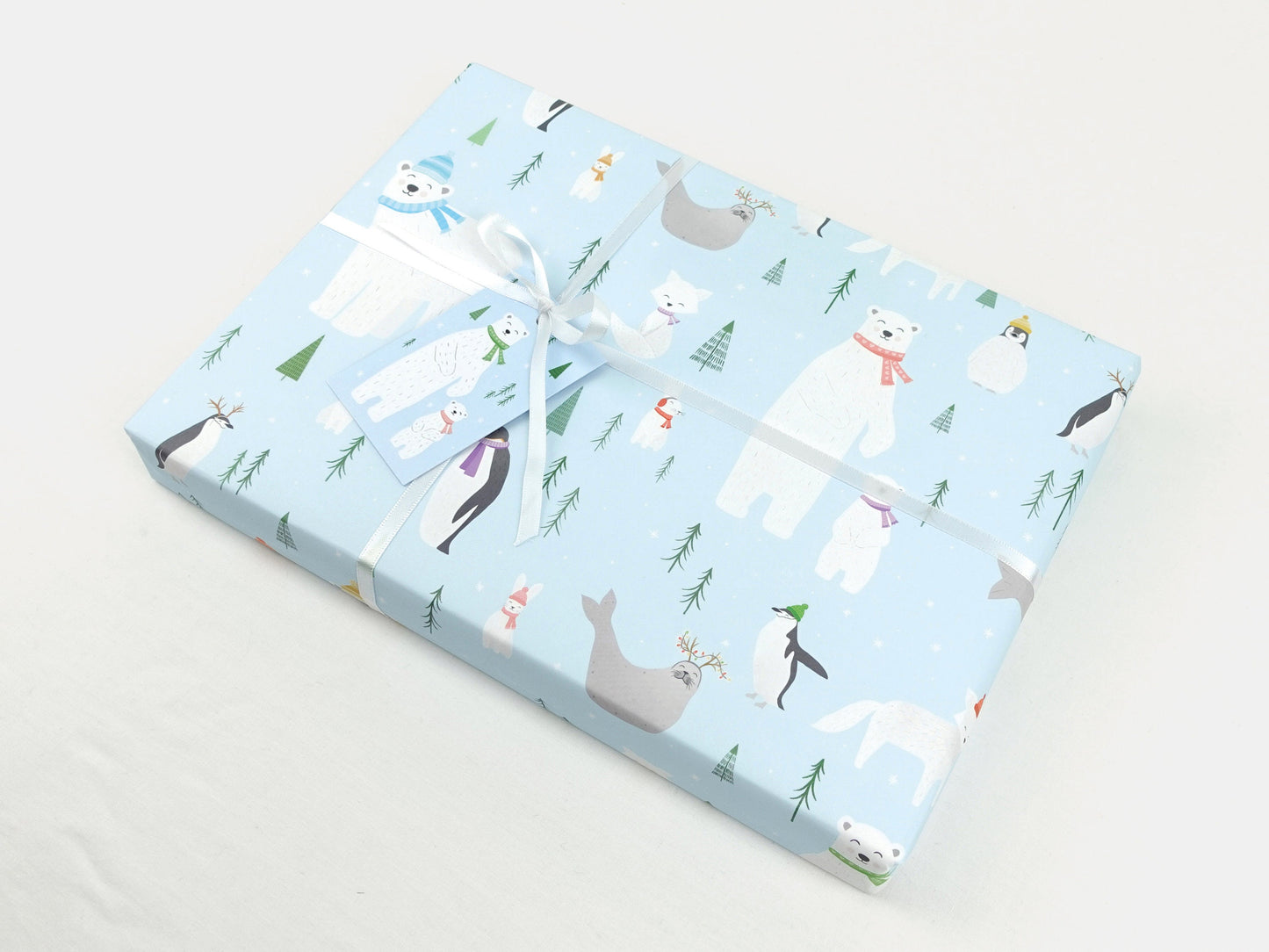 Arctic animal wrapping paper | Christmas Eco friendly gift wrap | Premium quality sheets + Tags | Zero plastic packaging 70x50cm