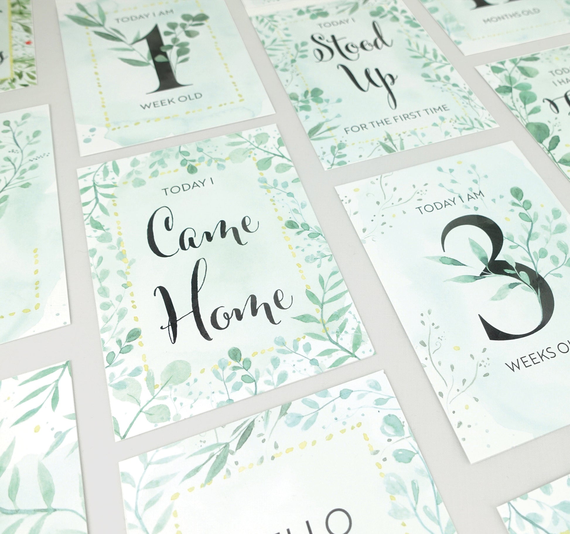 30 Baby milestone cards with gift box
