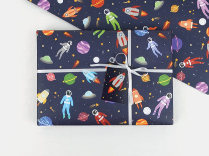 Space wrapping paper | Children's astronauts spaceman | Eco friendly gift wrap | Premium sheets + Tags | Zero plastic packaging 70x50cm