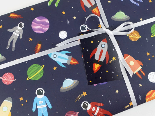 Space wrapping paper | Children's astronauts spaceman | Eco friendly gift wrap | Premium sheets + Tags | Zero plastic packaging 70x50cm