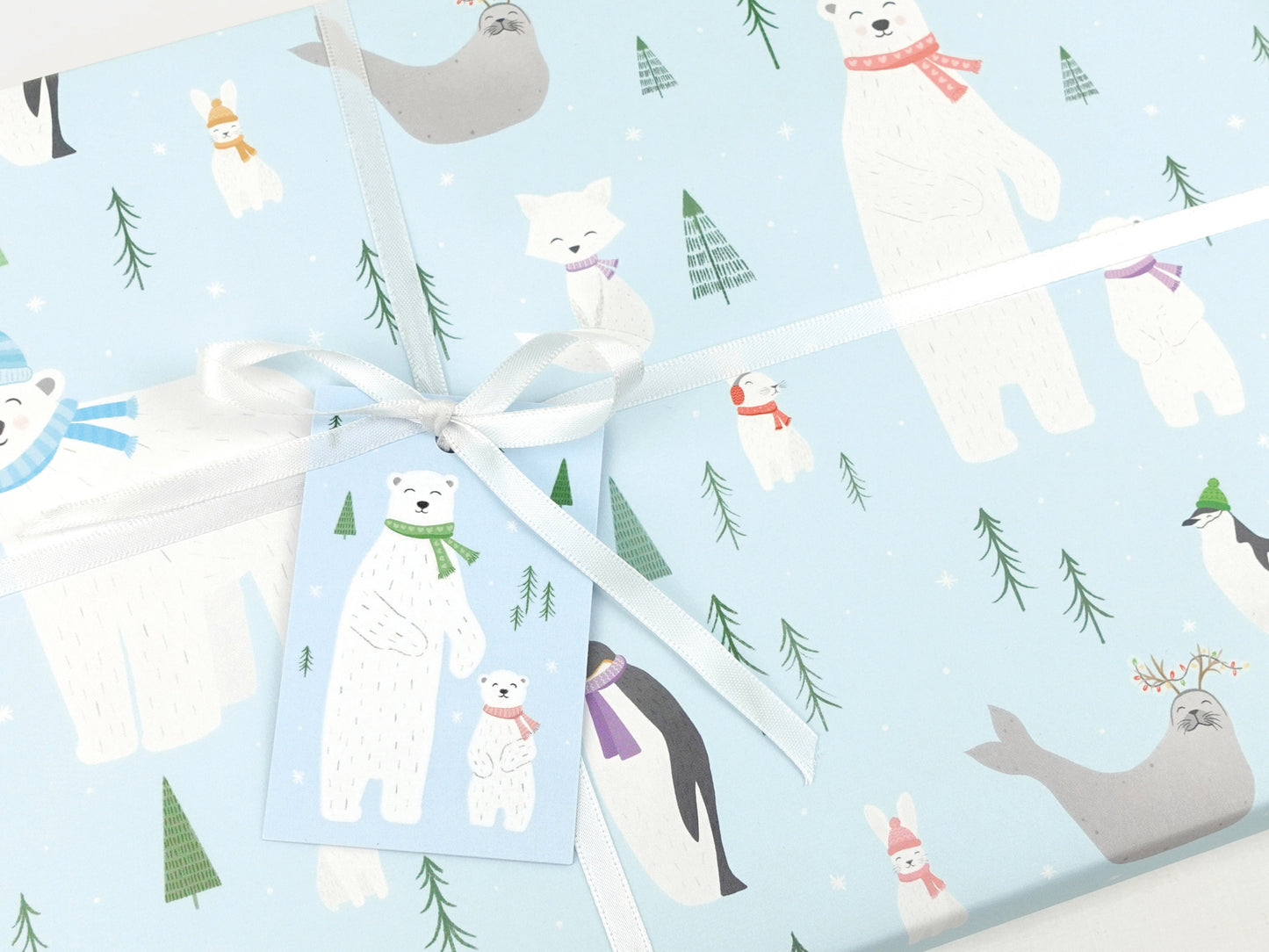 Arctic animal wrapping paper | Christmas Eco friendly gift wrap | Premium quality sheets + Tags | Zero plastic packaging 70x50cm