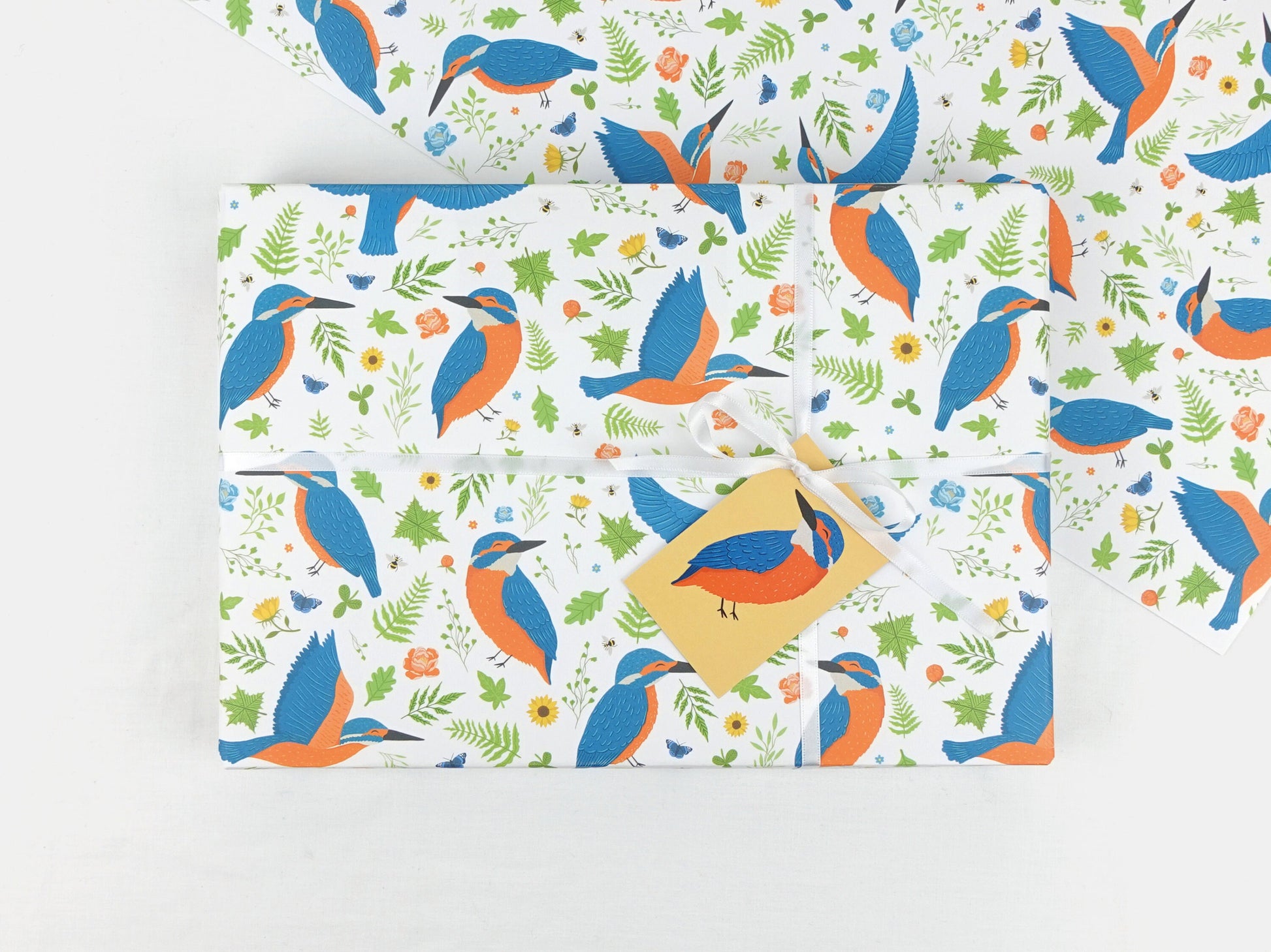 Kingfisher wrapping paper | Bird lovers eco friendly gift wrap | Birthday premium quality sheets + Tags | Zero plastic packaging 70x50cm