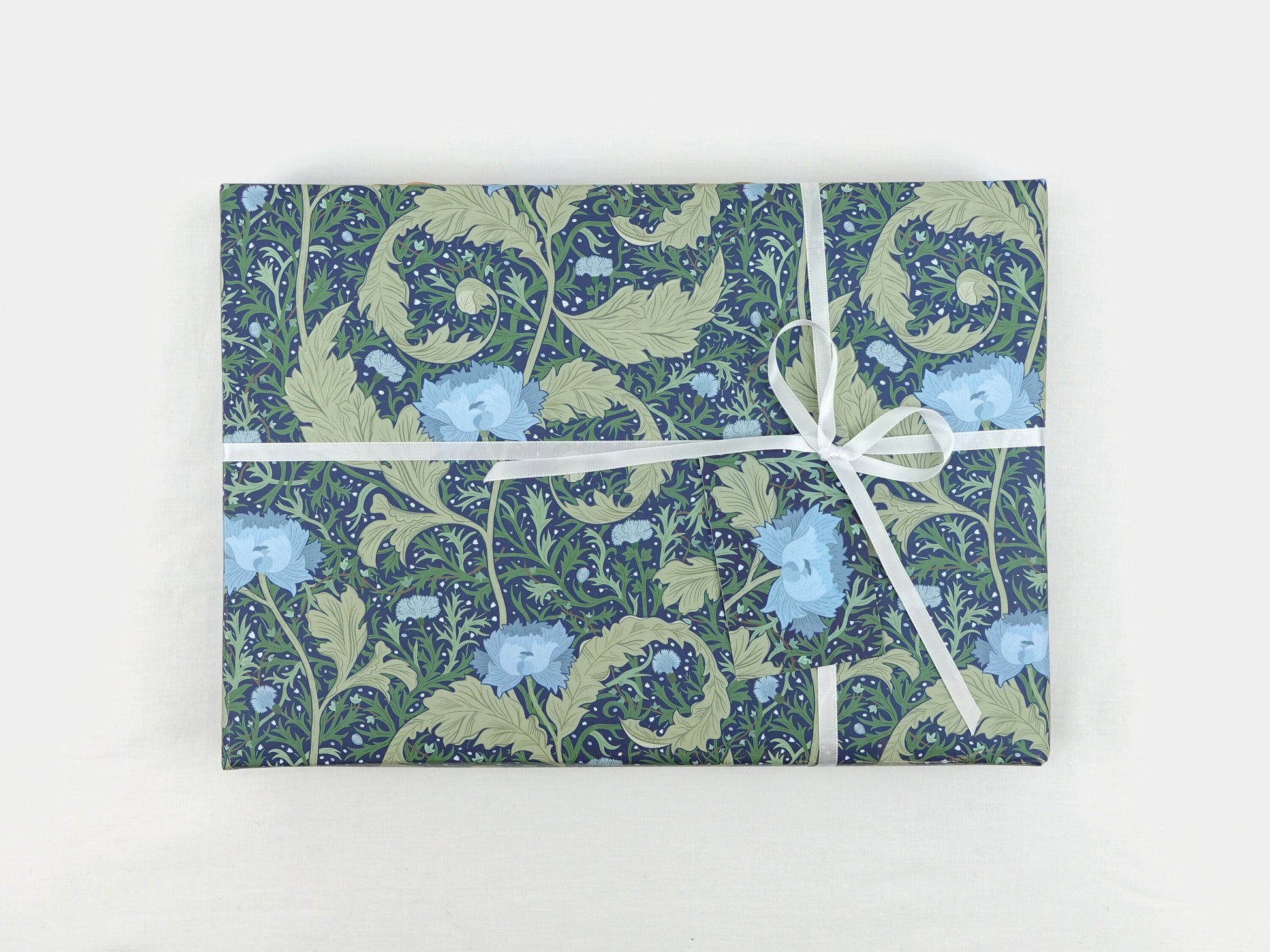 Floral wrapping paper | William Morris Inspired Eco friendly gift wrap | Premium quality sheets + Tags | Zero plastic packaging 70x50cm