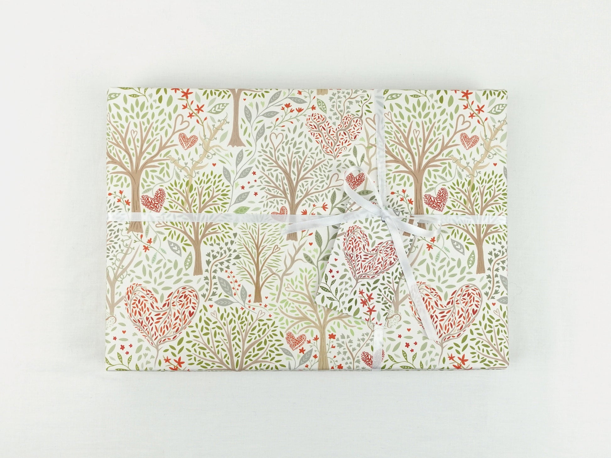 Wedding wrapping paper | Heart woodland design | Anniversary eco friendly gift wrap | Premium sheets + Tags | Zero plastic packaging 70x50cm