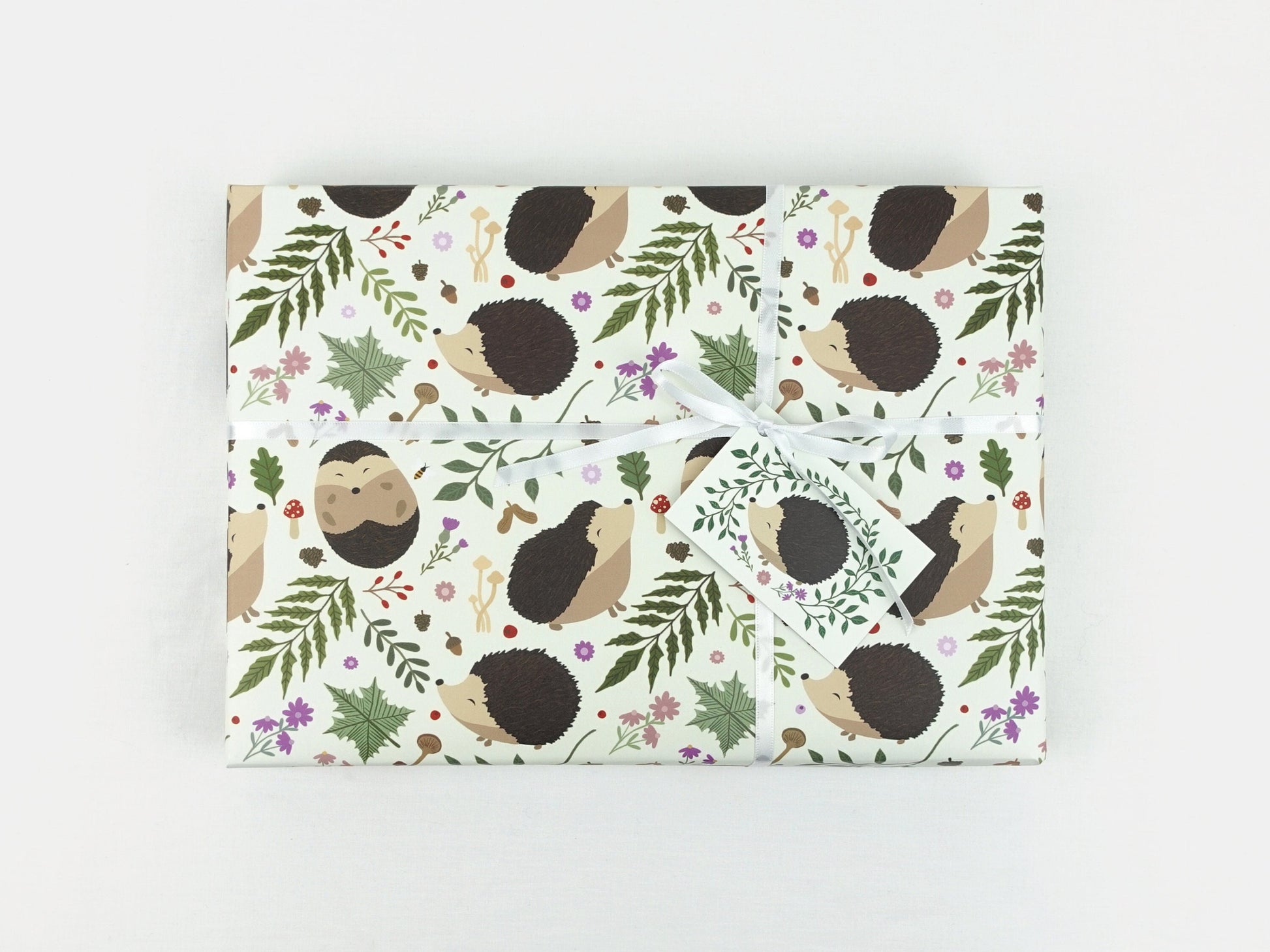 Hedgehog wrapping paper | Woodland creature eco friendly gift wrap | Premium quality sheet + Tag | Zero plastic packaging 70x50cm